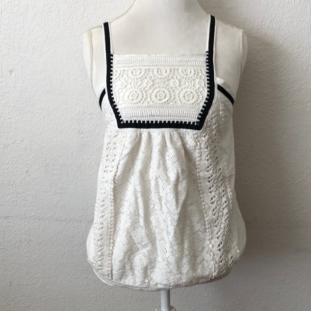 Akemi and Kin sleeveless blouse